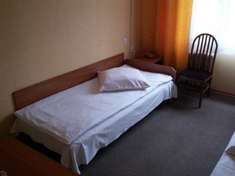 Hotel Pod Debem Tarnau Exterior foto