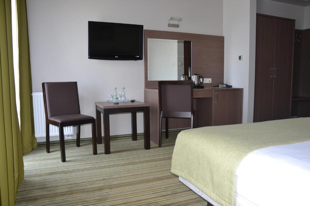 Hotel Pod Debem Tarnau Zimmer foto