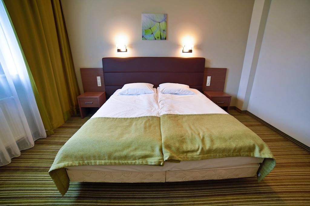 Hotel Pod Debem Tarnau Zimmer foto